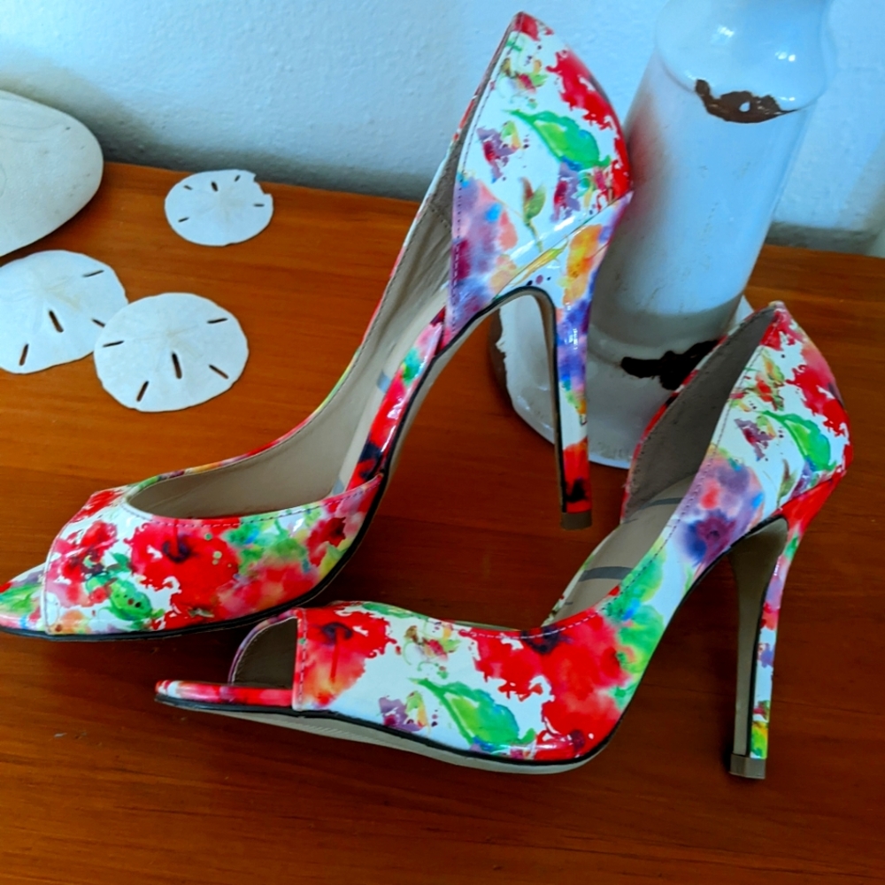 Elle floral pumps
